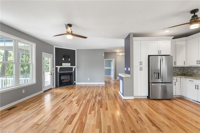 9283 Diane AVE, Hayes, VA 23072