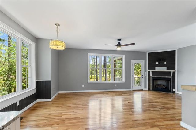 9283 Diane AVE, Hayes, VA 23072
