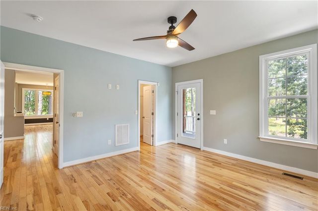 9283 Diane AVE, Hayes, VA 23072