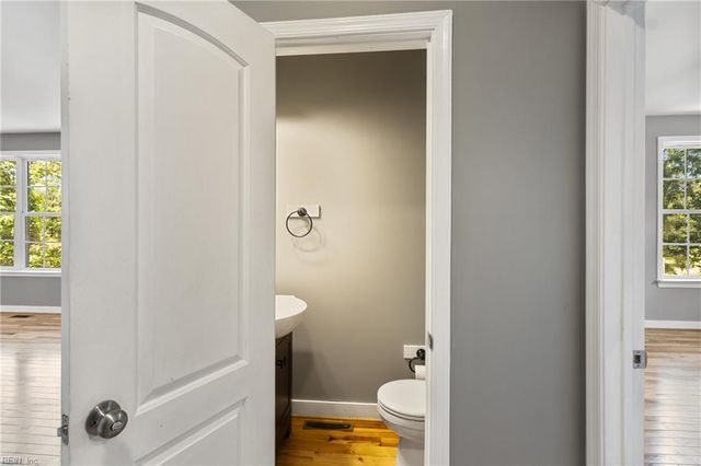 9283 Diane AVE, Hayes, VA 23072