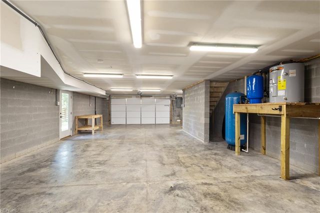 9283 Diane AVE, Hayes, VA 23072