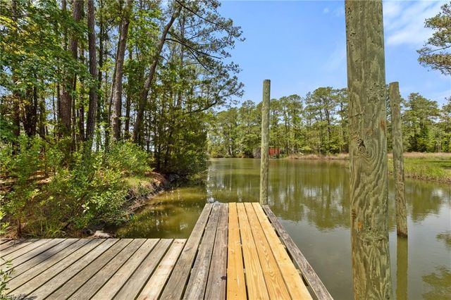 9283 Diane AVE, Hayes, VA 23072