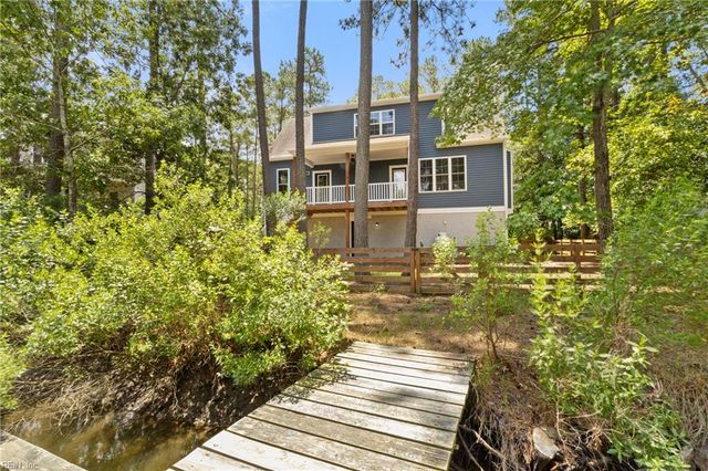 9283 Diane AVE, Hayes, VA 23072
