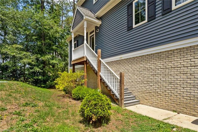 9283 Diane AVE, Hayes, VA 23072