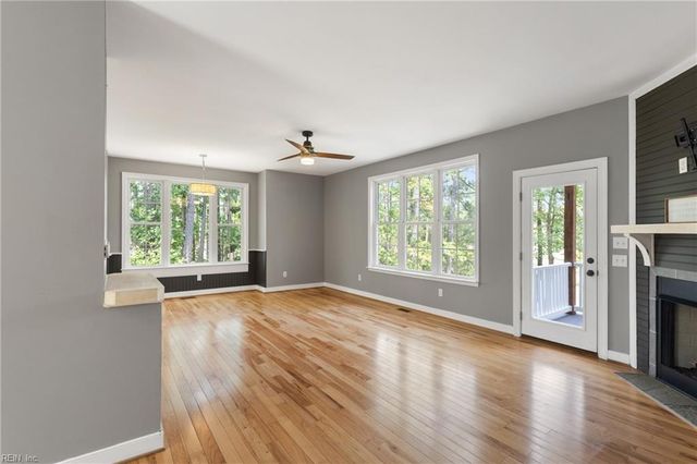 9283 Diane AVE, Hayes, VA 23072