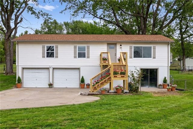 1801 N Davidson Road, Independence, MO 64058