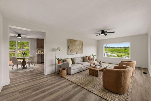 1801 N Davidson Road, Independence, MO 64058
