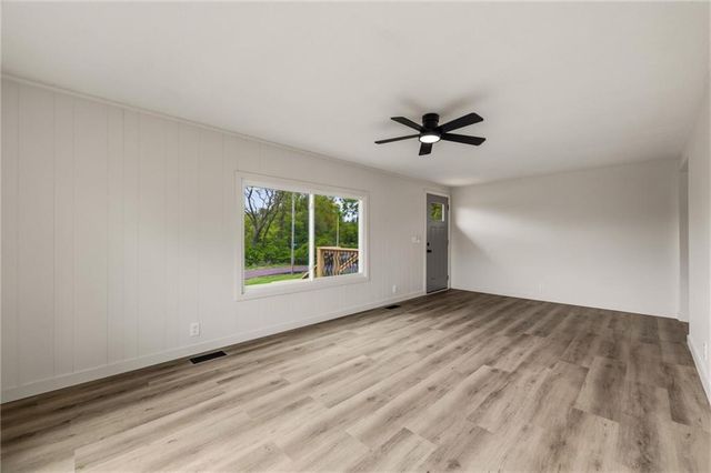 1801 N Davidson Road, Independence, MO 64058