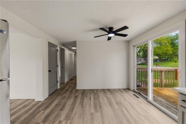 1801 N Davidson Road, Independence, MO 64058