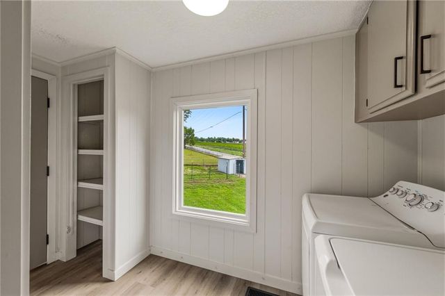 1801 N Davidson Road, Independence, MO 64058