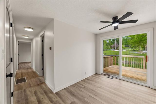 1801 N Davidson Road, Independence, MO 64058