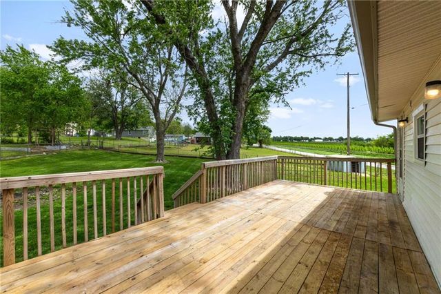 1801 N Davidson Road, Independence, MO 64058