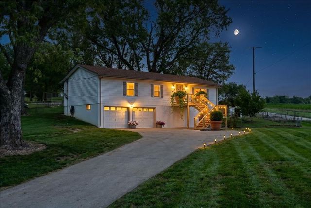 1801 N Davidson Road, Independence, MO 64058