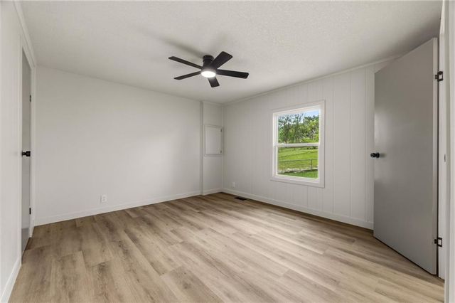 1801 N Davidson Road, Independence, MO 64058