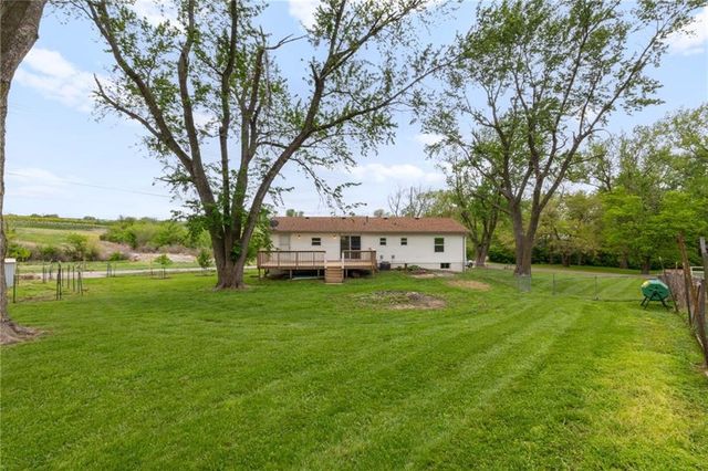 1801 N Davidson Road, Independence, MO 64058