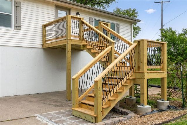 1801 N Davidson Road, Independence, MO 64058