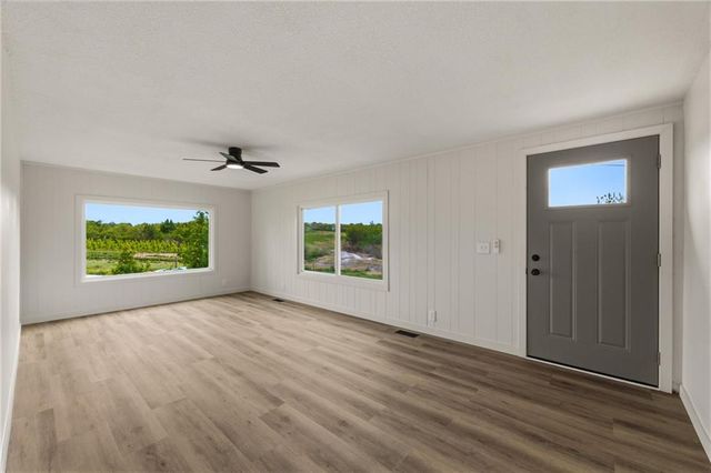 1801 N Davidson Road, Independence, MO 64058