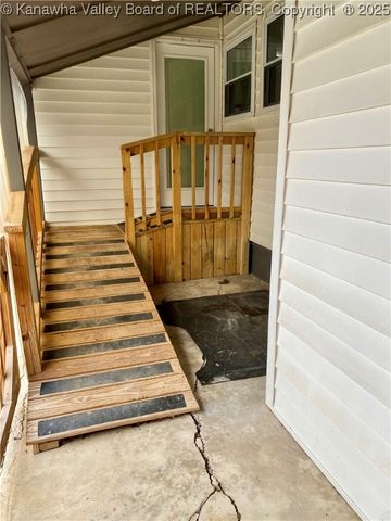 357 3rd Avenue, Ripley, WV 25271