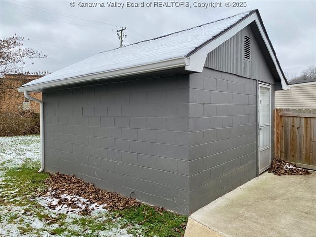 357 3rd Avenue, Ripley, WV 25271