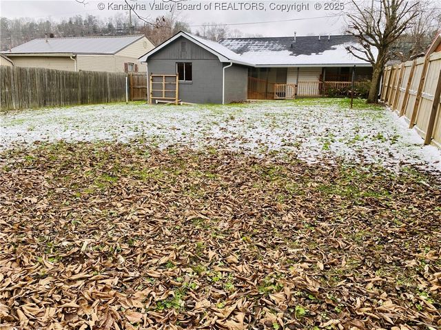 357 3rd Avenue, Ripley, WV 25271