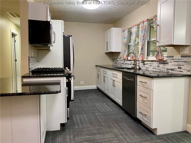 357 3rd Avenue, Ripley, WV 25271