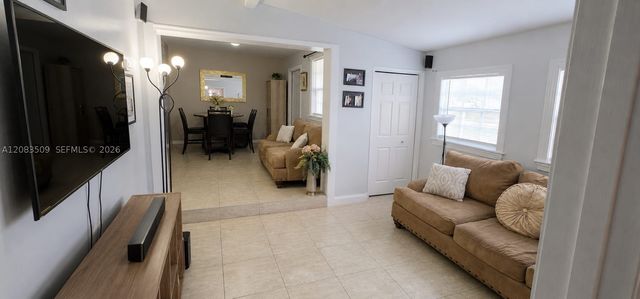 1533 NE 48TH ST, Pompano Beach, FL 33064
