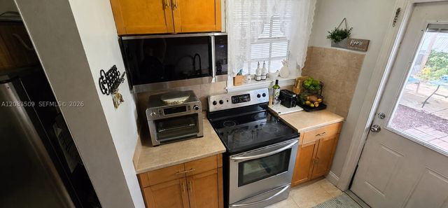 1533 NE 48TH ST, Pompano Beach, FL 33064