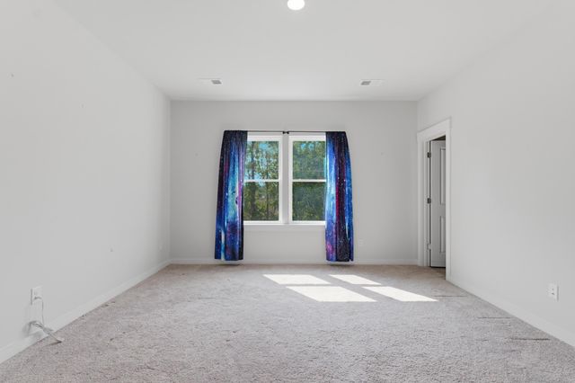 1017 Pettiford Place, Hanahan, SC 29410