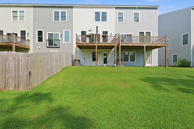 1017 Pettiford Place, Hanahan, SC 29410