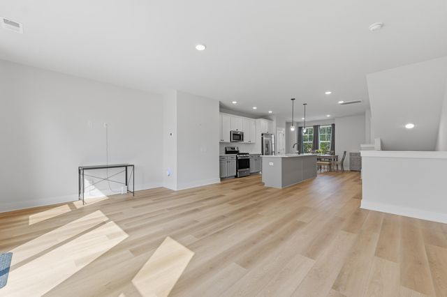 1017 Pettiford Place, Hanahan, SC 29410