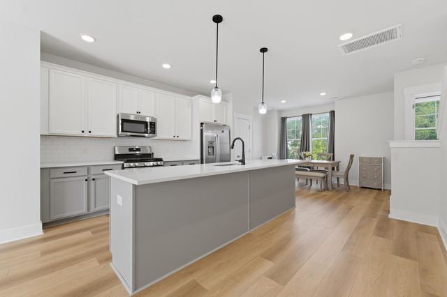 1017 Pettiford Place, Hanahan, SC 29410