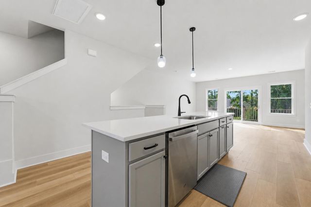 1017 Pettiford Place, Hanahan, SC 29410