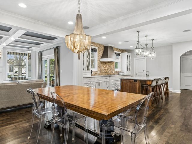 5524 Warden Avenue, Edina, MN 55436