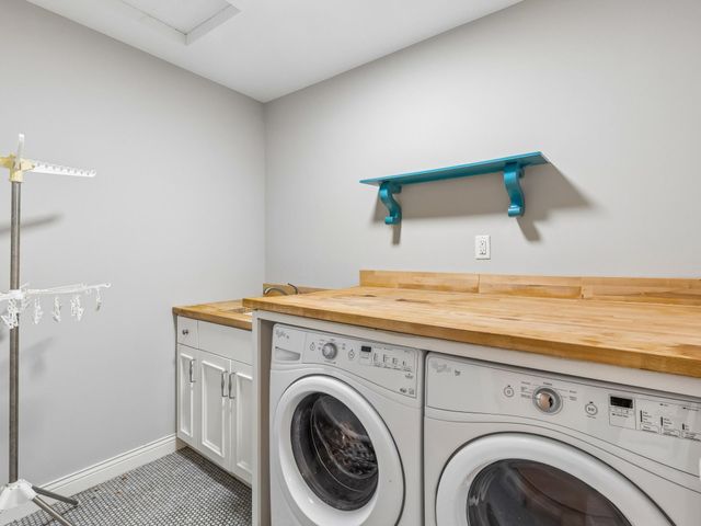5524 Warden Avenue, Edina, MN 55436