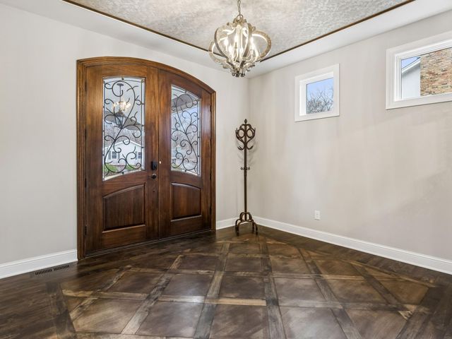 5524 Warden Avenue, Edina, MN 55436