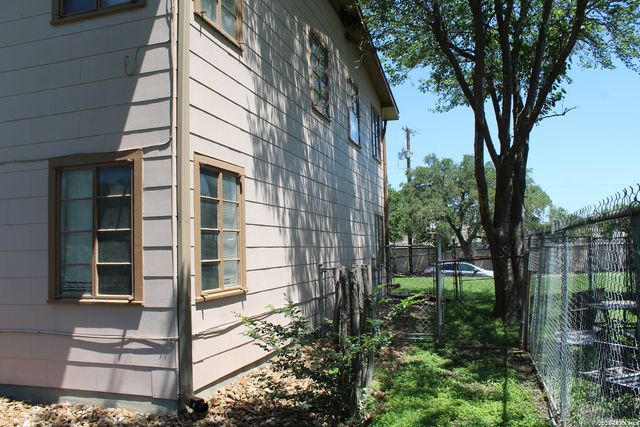 206 SENISA DR, San Antonio, TX 78228