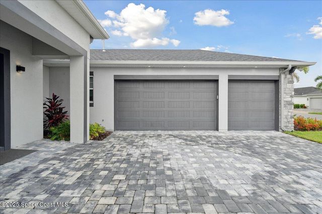 4365 Negal Circle, Melbourne, FL 32901