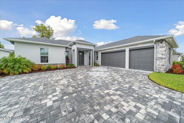 4365 Negal Circle, Melbourne, FL 32901