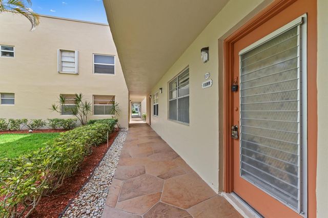 211 Piedmont E, Delray Beach, FL 33484