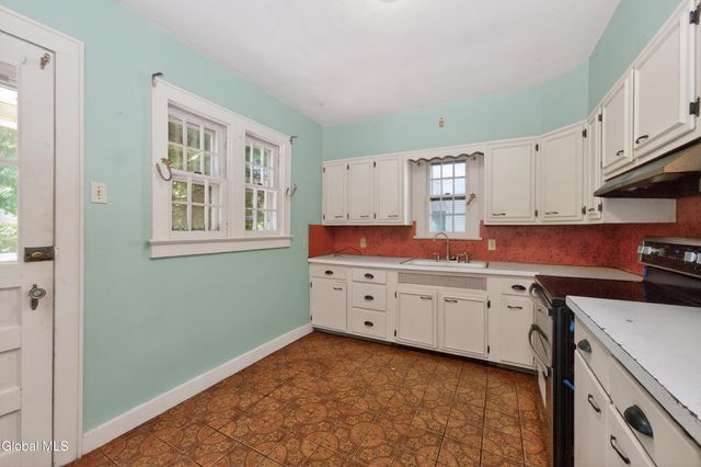 2 Providence Street, Guilderland, NY 12203