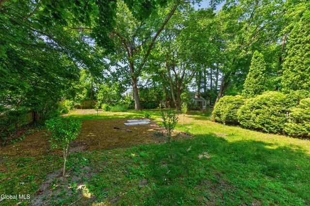 2 Providence Street, Guilderland, NY 12203