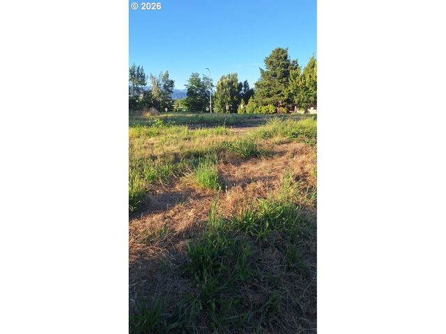 2075 Ne 240TH Ave, Wood Village, OR 97060