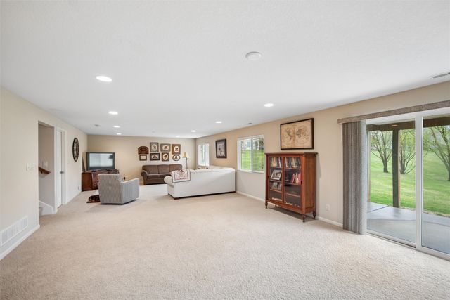 14550 Alpine Drive, Urbandale, IA 50323
