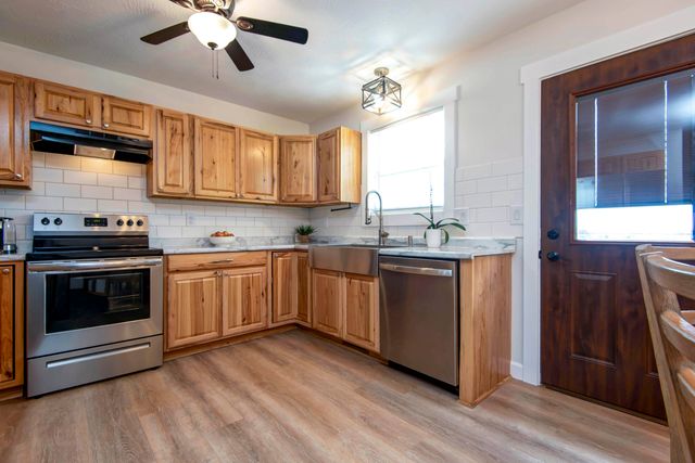 3009 N Marshall Road, Marshfield, MO 65706