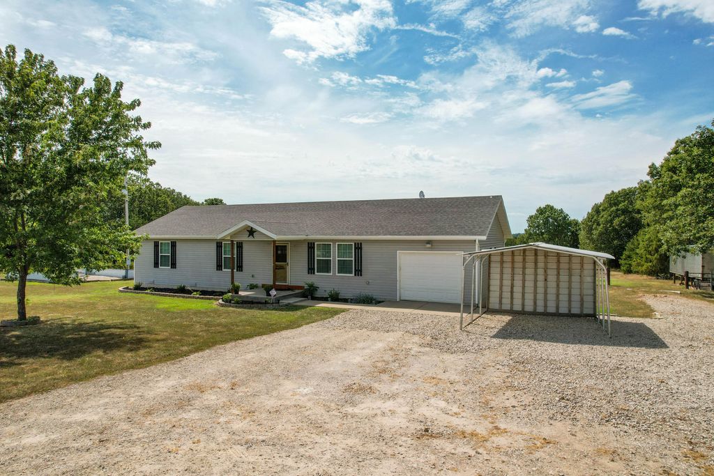 3009 N Marshall Road, Marshfield, MO 65706