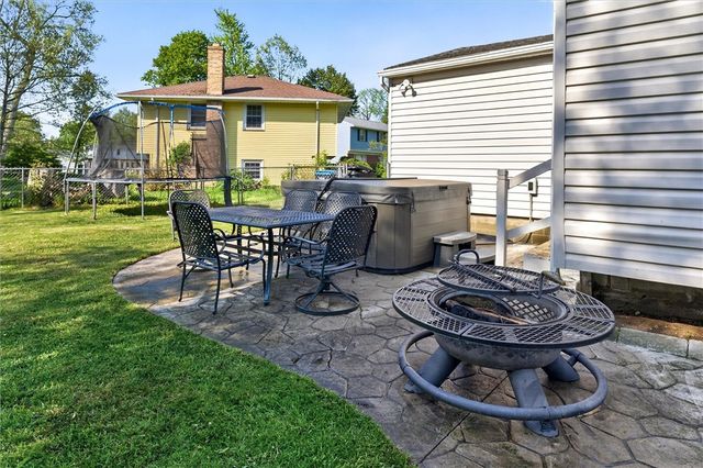 19 Kingsberry Drive, Greece, NY 14626