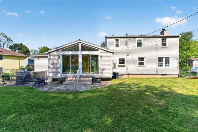 19 Kingsberry Drive, Greece, NY 14626
