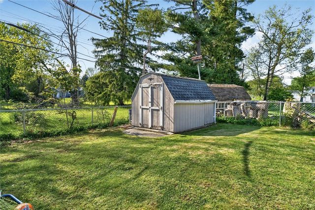 19 Kingsberry Drive, Greece, NY 14626