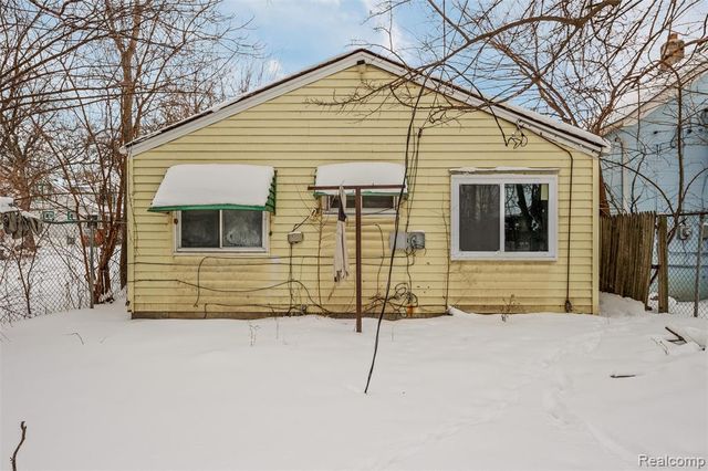 4004 Minnesota, Detroit, MI 48212