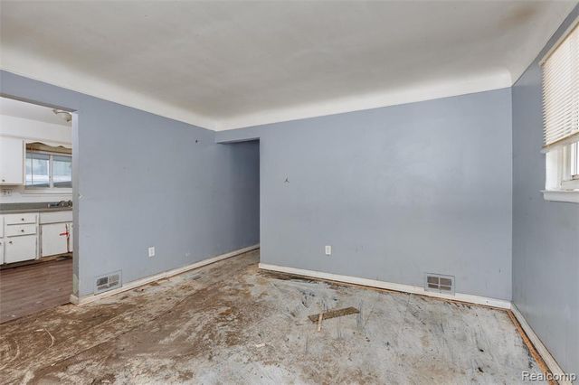 4004 Minnesota, Detroit, MI 48212